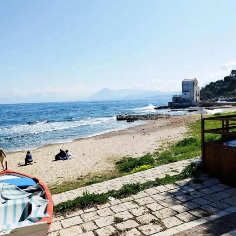 Casa Mariuccia Beachfront - Two-Bedroom House - 47