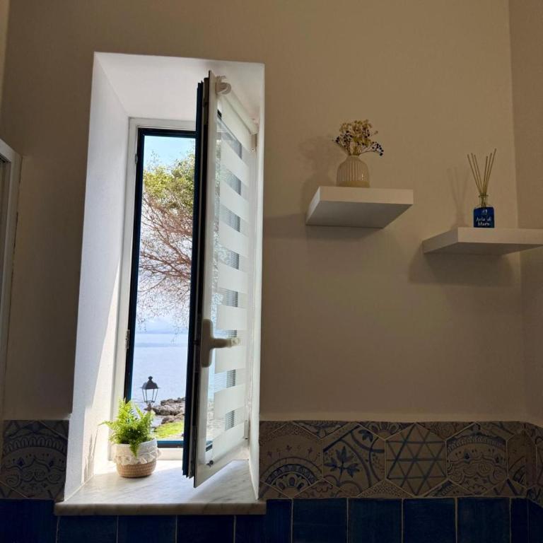 Casa Mariuccia Beachfront - Two-Bedroom House - 50