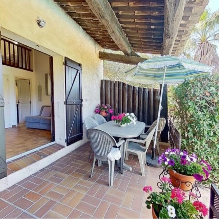 Duplex T3 à St Aygulf avec piscine et à 500m de la mer - Apartment mit 3 Schlafzimmern - 17