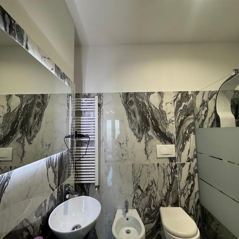 Garda Relais Luna Blu - Camera Tripla con Bagno Privato - 2