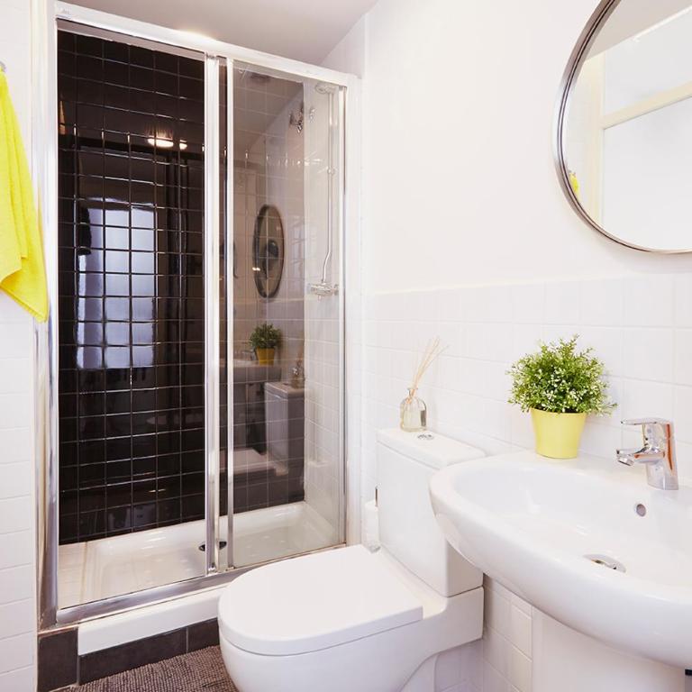 Free Hostels Barcelona - Double Room with Extra Bed - 5