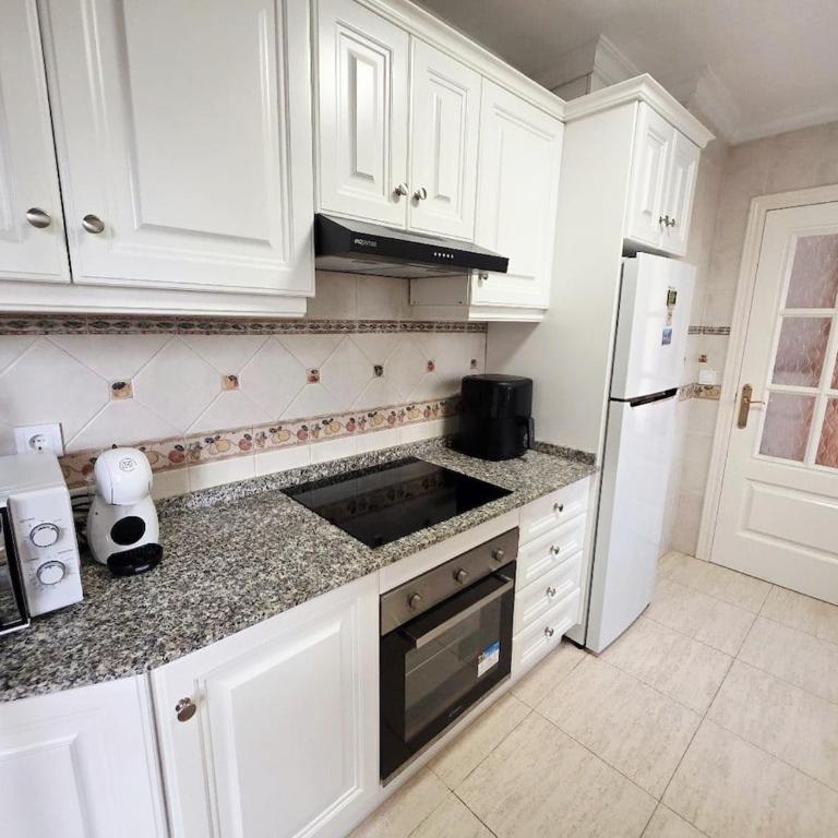 Bright&spacious flat w pool, near La Zenia & Beach - Two-Bedroom Apartment - 13
