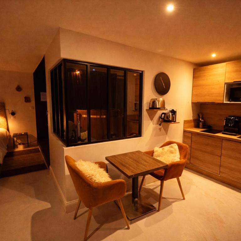 Suite premium Polaire, Jacuzzi & Cinéma - Appartement 1 Chambre - 6