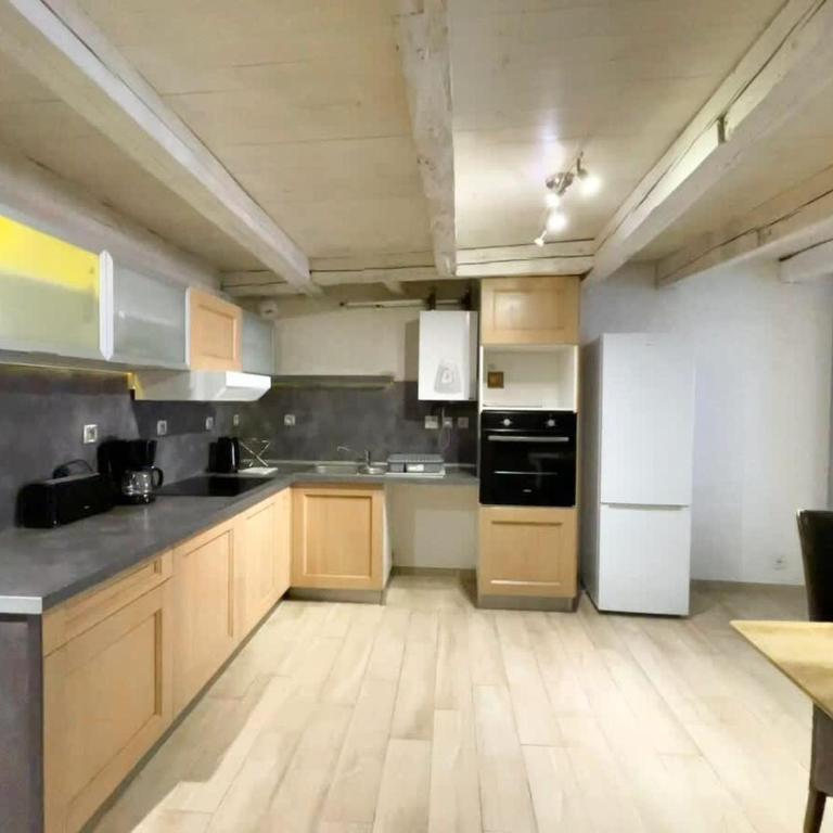 Le Rochois, T3 au centre - idéal pour une famille ou 2 couples - Appartement - 6
