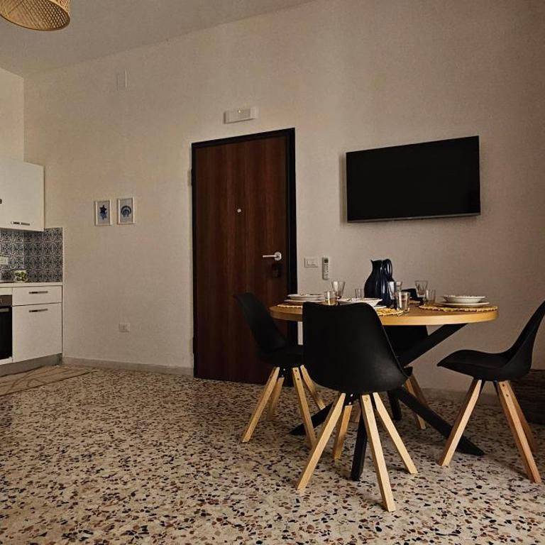 Sunsets over the Stagnone - Two-room apartment 150m from the sea - Two-Bedroom Apartment with Garden View - 30