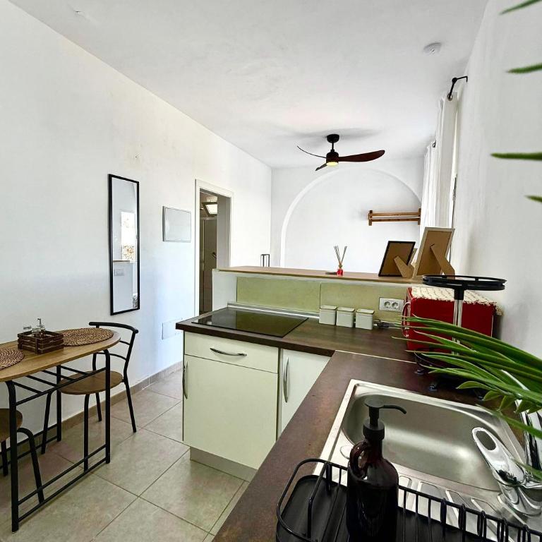 STUDIO WITH TERRACE and RESIDENTIAL POOL - COSTA DEL SILENCIO - Estudio Estándar - 6