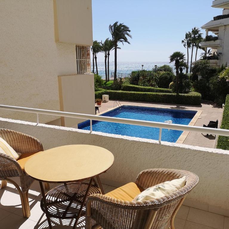 En primera línea de playa con piscina - Appartement 1 Chambre - 1