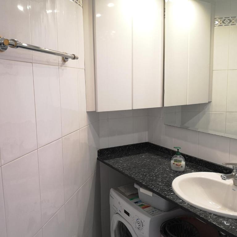 En primera línea de playa con piscina - Appartement 1 Chambre - 14
