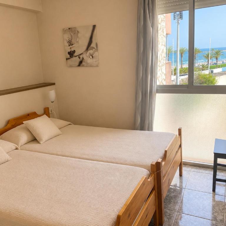 SUN AND BEACH LOVER APPARTMENT 13049 - Two-Bedroom Apartment with Sea View - 2