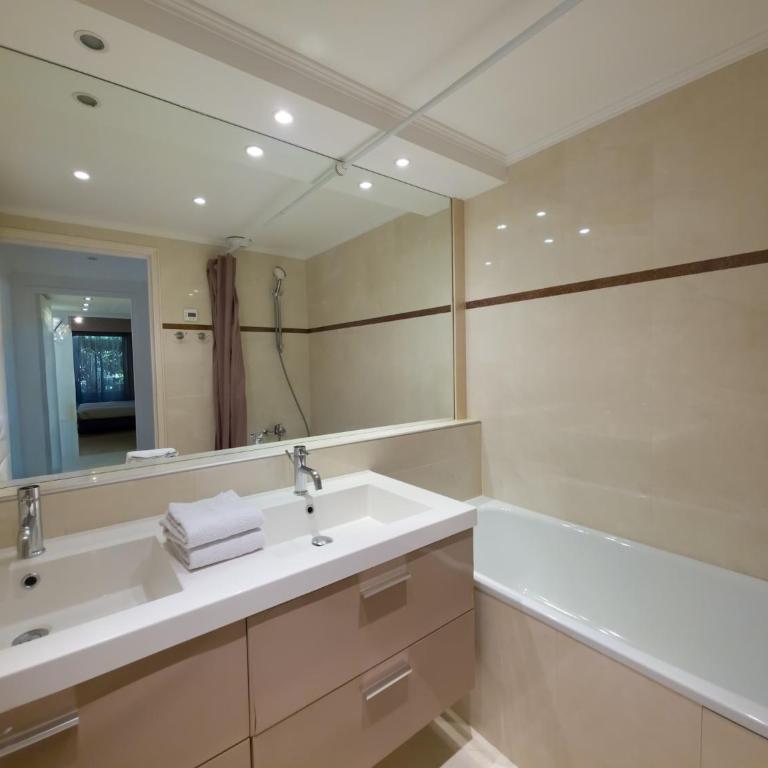 Appartament-villa 5 pieces au borde de la mer - Apartment - 34