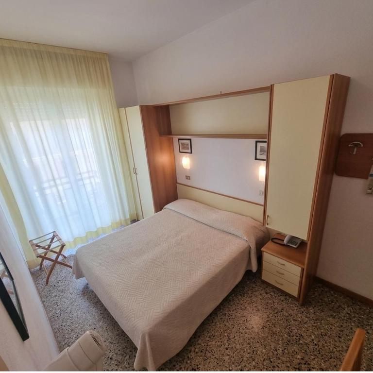 Hotel Conti - Standard Doppel- oder Zweibettzimmer - 5