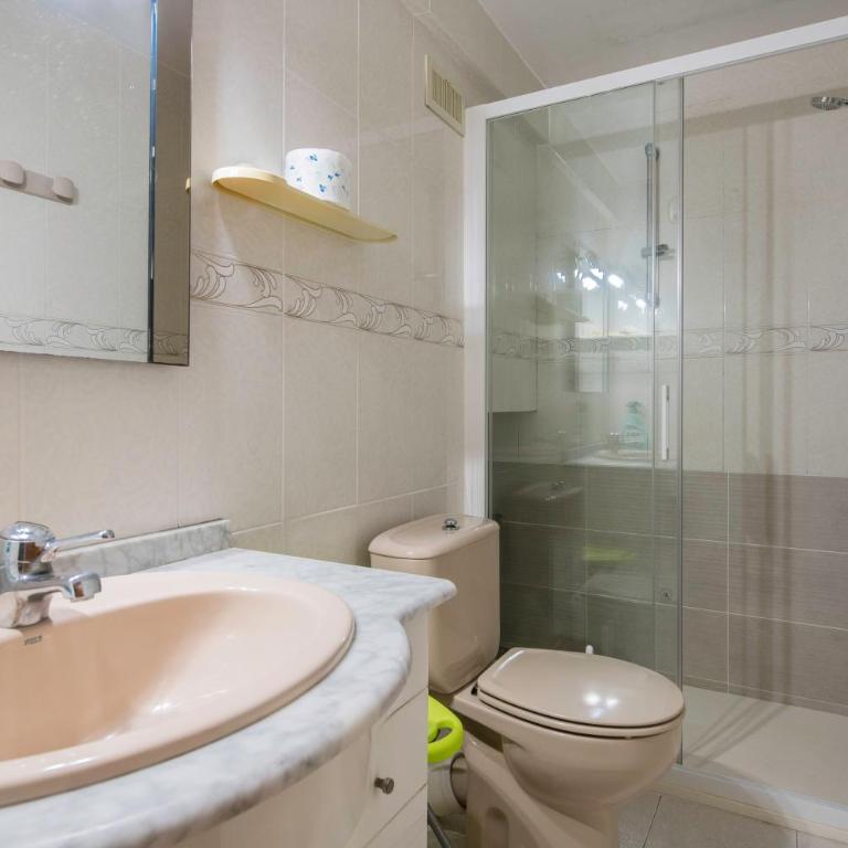 Apartamento con vistas laterales al mar en Platja - Apartamento de 3 dormitorios - 13