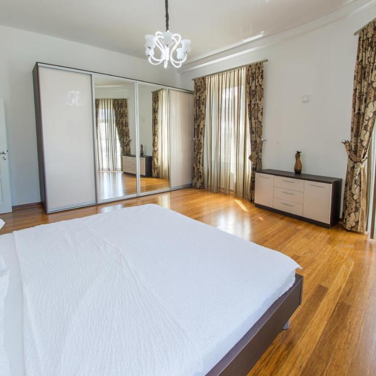 Biosphere Luxury Stay - Three-Bedroom Apartment - 8