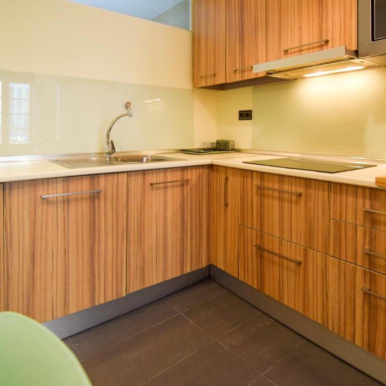 LetPlanet Granada Apartments - One-Bedroom Apartment with Balcony - 8