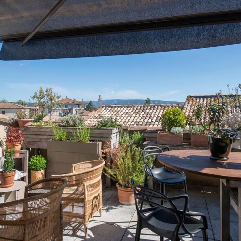 Appartement de luxe 150m Centre LIsle-sur-la-Sorgue avec terrasse - Appartement - 3