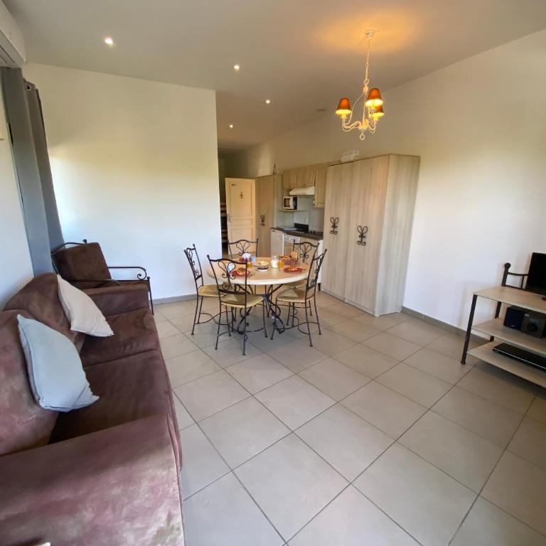 Lagrange Vacances L’Oustau de Sorgue - Studio (4 Adultes) - 8
