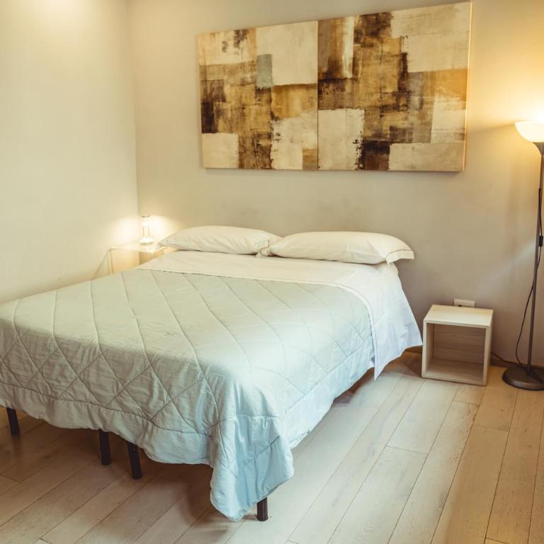 Guesthouse Via Di Gracciano - Adults Only - Camera Matrimoniale Deluxe con Doccia - 16