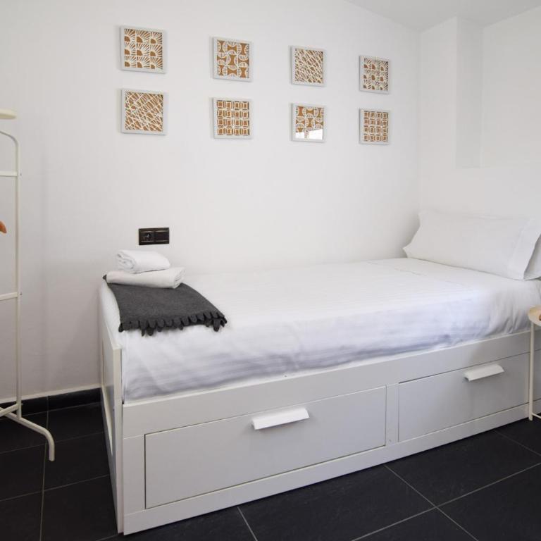 LetPlanet Granada Apartments - Two-Bedroom Apartment with Terrace - 6