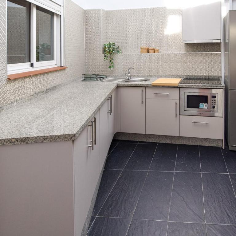 LetPlanet Granada Apartments - Two-Bedroom Apartment with Terrace - 28