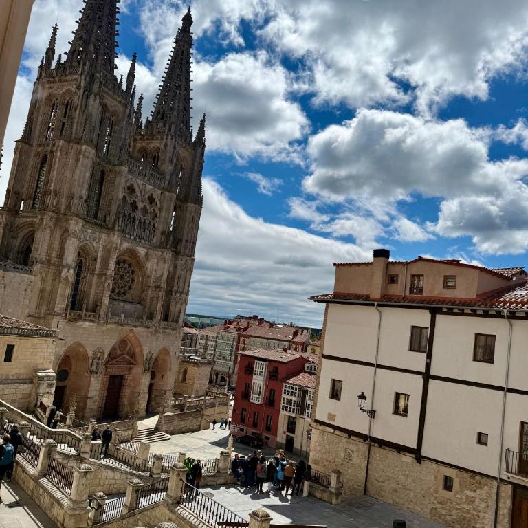 AtuaireHome Puerta a la Catedral de Burgos - Apartamento de 1 dormitorio - 1
