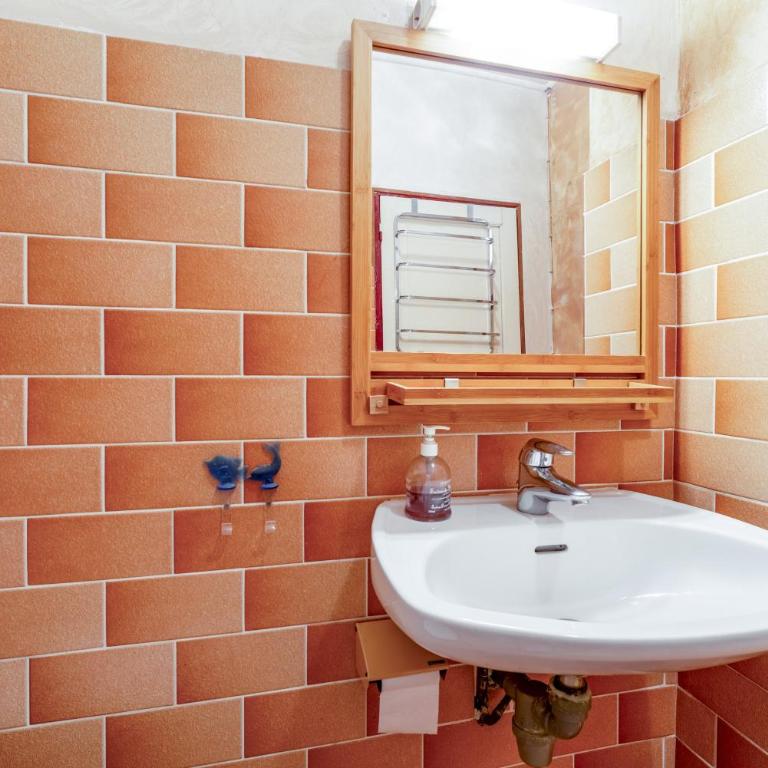 Côté Jardin - Chambre Triple avec Douche - 8