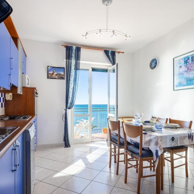 Hostdomus - Pietra Blu - Appartamento con 2 Camere da Letto - 3