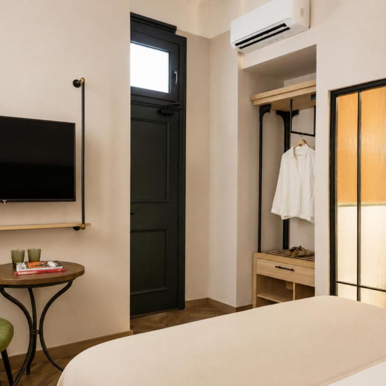 Honest Sevilla Hotel - Interior Double Room - 2