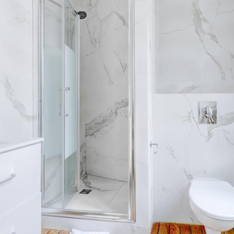 Luxueux appartement Parisien Avenue des Champs-Elysees - Appartement - 13