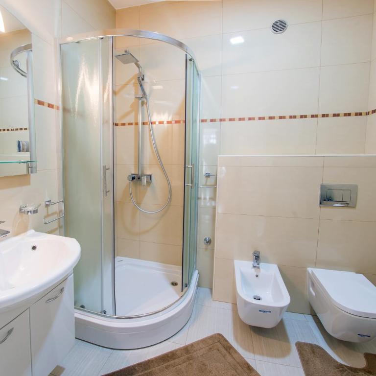 Biosphere Luxury Stay - Three-Bedroom Apartment - 14