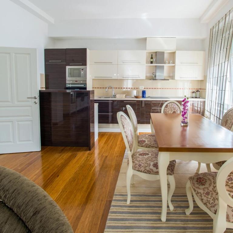 Biosphere Luxury Stay - Three-Bedroom Apartment - 22