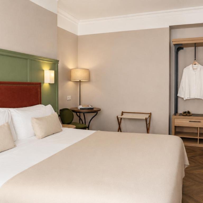 Honest Sevilla Hotel - Deluxe Double or Twin Room - 1