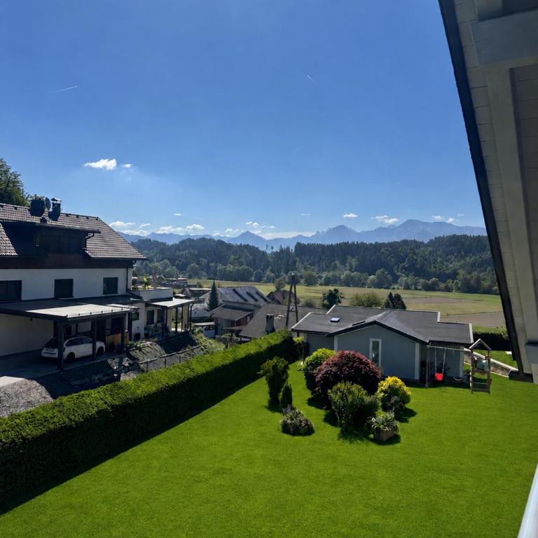 Das Bergl - Modernes Apartment mit Bergblick & Balkon nahe Wörthersee - Apartment mit Blick auf die Berge - 2