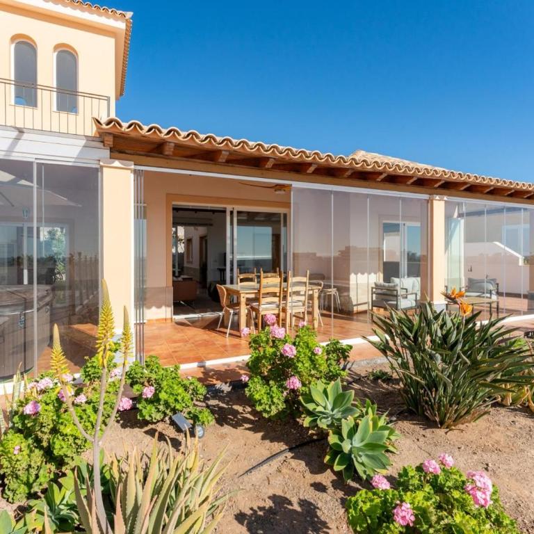 Villa Evita Private Pool, Jacuzzi & Sea views - Villa - 55