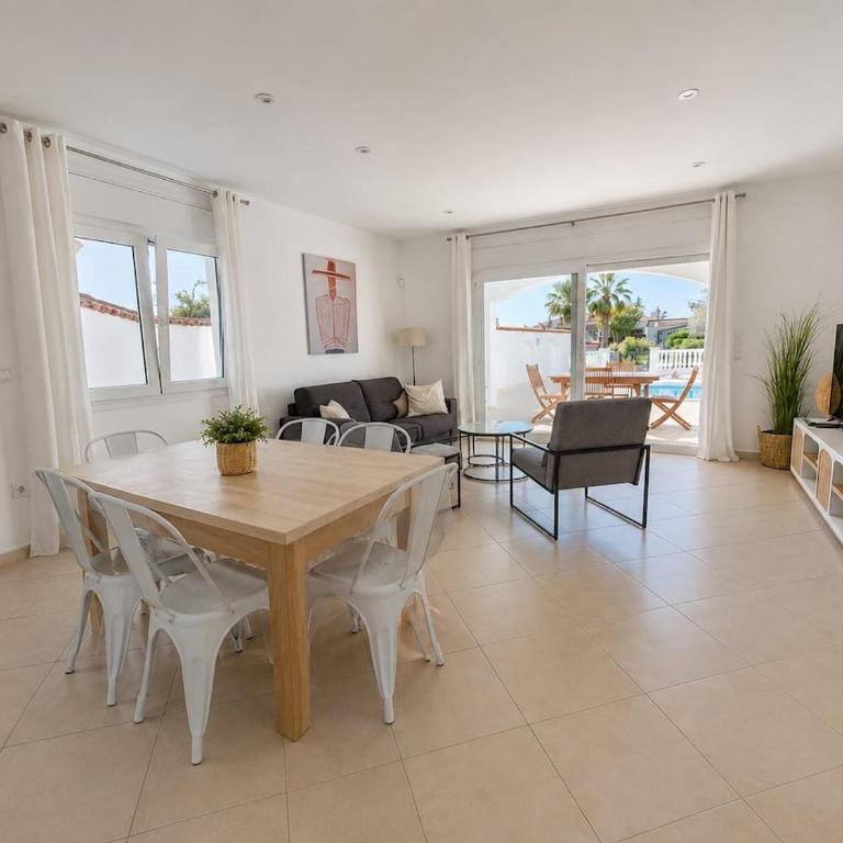 Belle villa de plain pied avec amarre 12,5 m - Villa - 32