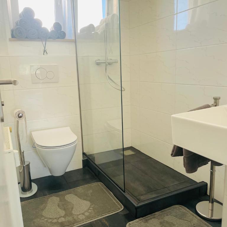 Schöne Ferienwohnung in Lengfeld, Würzburg - Apartment mit 3 Schlafzimmern und Balkon - 4