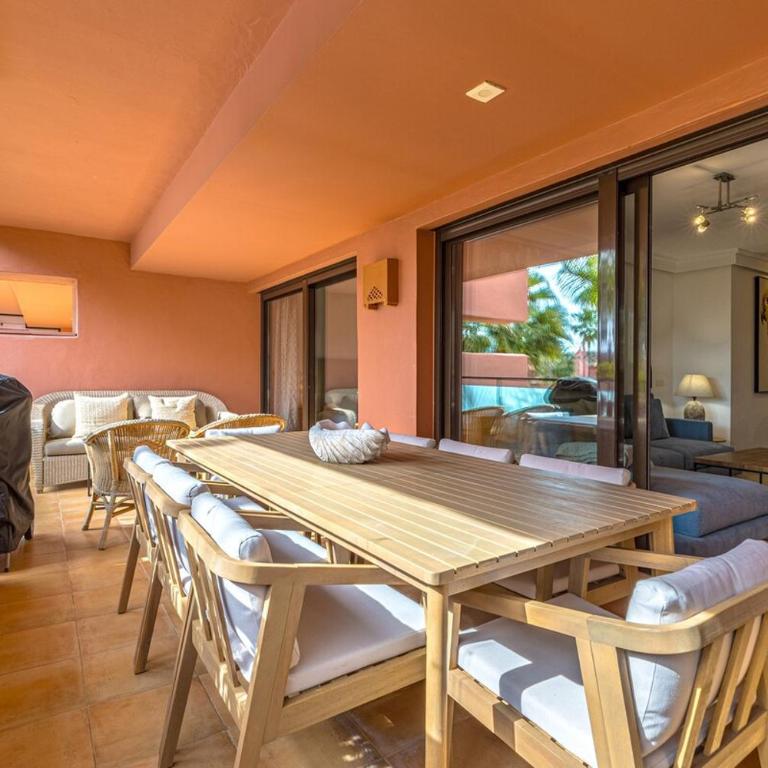 Guadalmansa Beach Flat - Modern & Steps to Shore - Three-Bedroom Apartment - 12