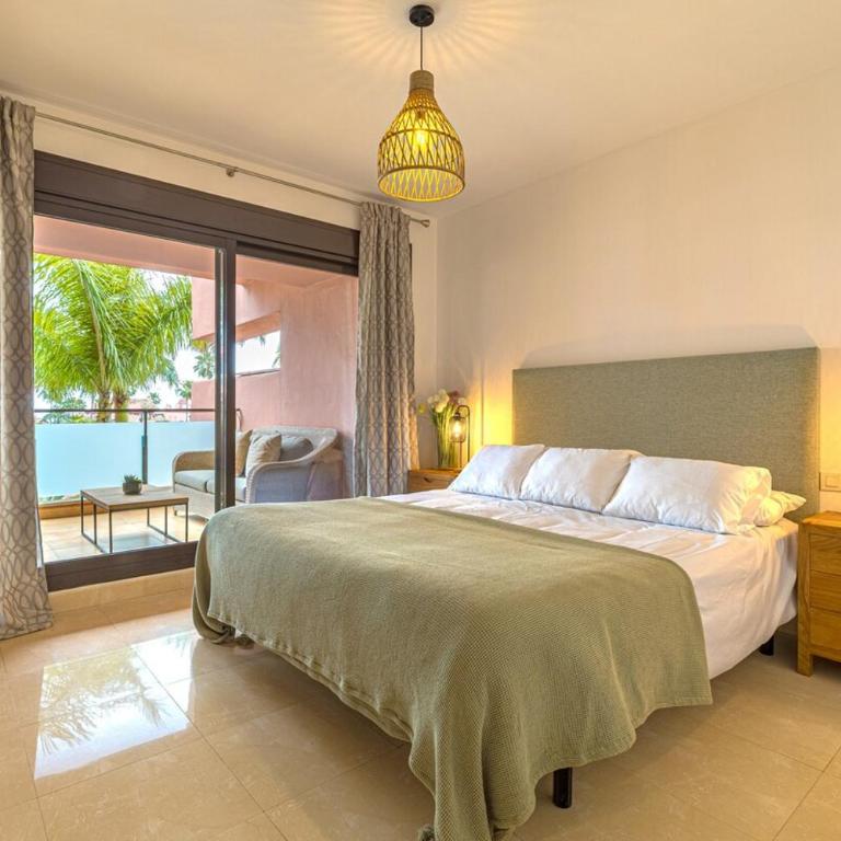 Guadalmansa Beach Flat - Modern & Steps to Shore - Three-Bedroom Apartment - 14