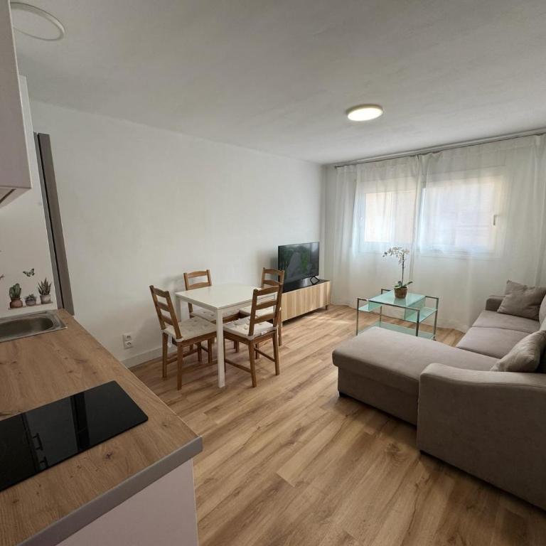 Roger Apartamentos - One-Bedroom Apartment - 5