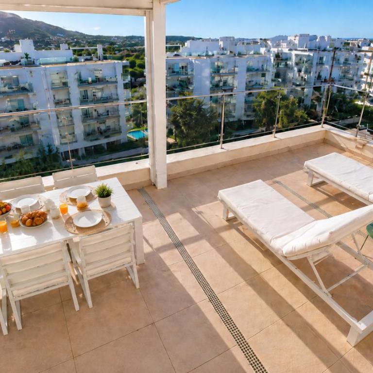Atico Buen Vivir con gran terraza y vistas espectaculares en Marina Real II Denia by Family Homes Rentals - Penthouse-Apartment - 1