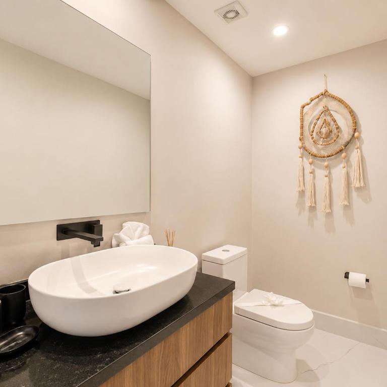 Luxury Retreat in Puerto Cancun with Rooftop Pool - Three-Bedroom Premium Apartment - 12