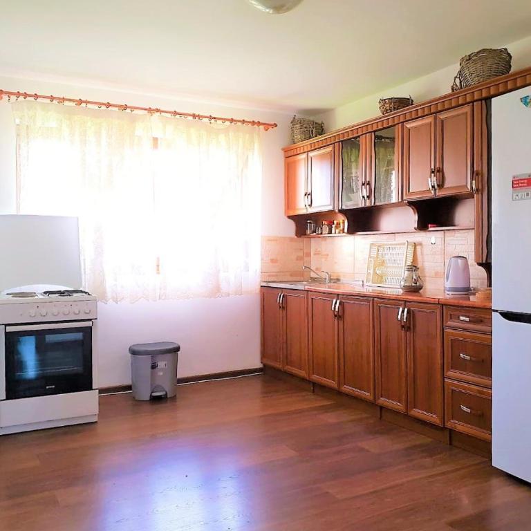 Ilidza 5-Bedroom Home - Kuća s 5 Spavaćih Soba - 2