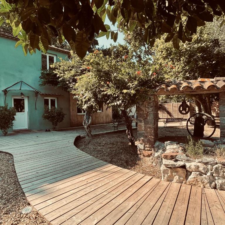 Batisse de vacance cadre exceptionnel - Villa avec Piscine Privée - 2