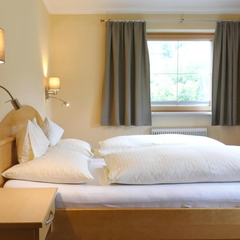 Haus Tirol - Doppelzimmer mit Balkon - 7