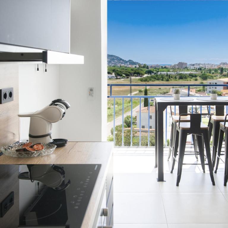 WELCS APARTAMENTO 375 EMP con piscina y parking - Apartamento - 4