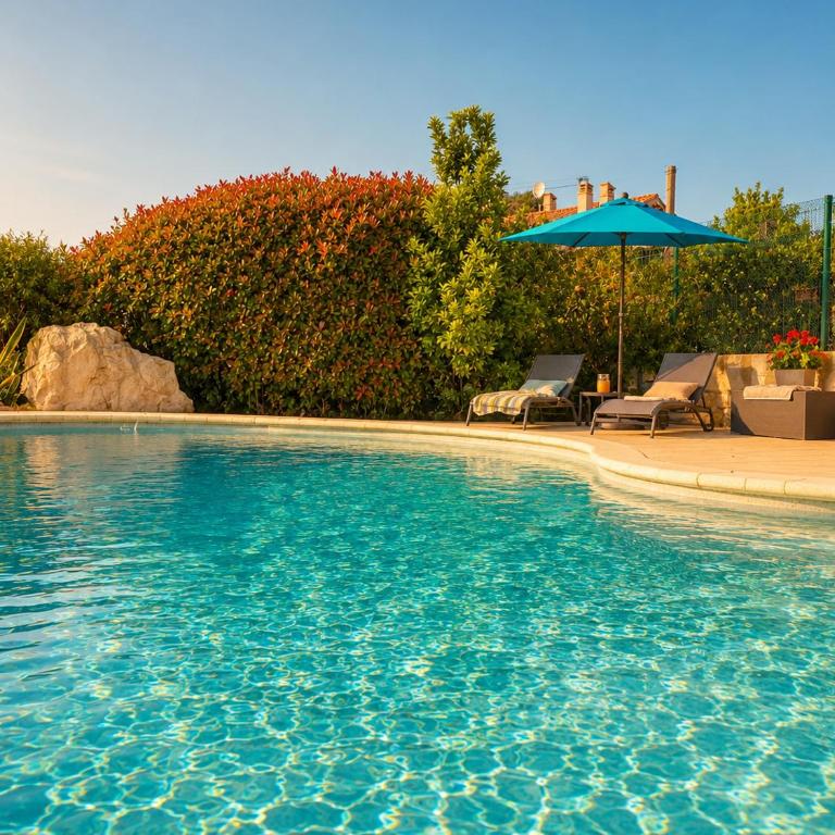 Bas de villa Lola avec piscine - Villa - 9