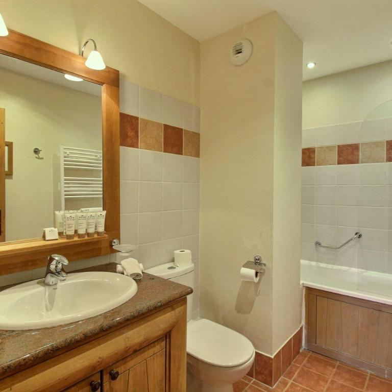 Arc 1950, Appartement 3 chambres Duplex 8 pers, Vue Montagne, Sauna, Hammam, Jacuzzi, Piscine extérieure chauffée - Three-Bedroom Apartment with Mountain View - 25