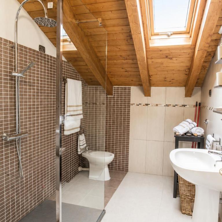 AcquaTerraFuoco - City Apartments - Suite con Bagno Privato - 9