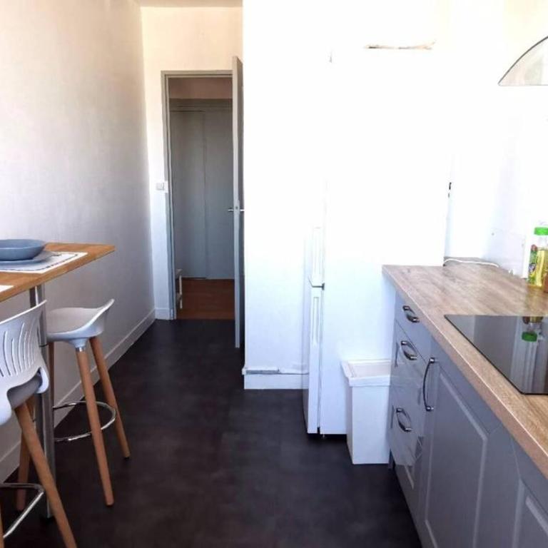 Cozy home with balcony at Lucie&Jeremie Gare - Apartment mit 2 Schlafzimmern und Balkon - 3