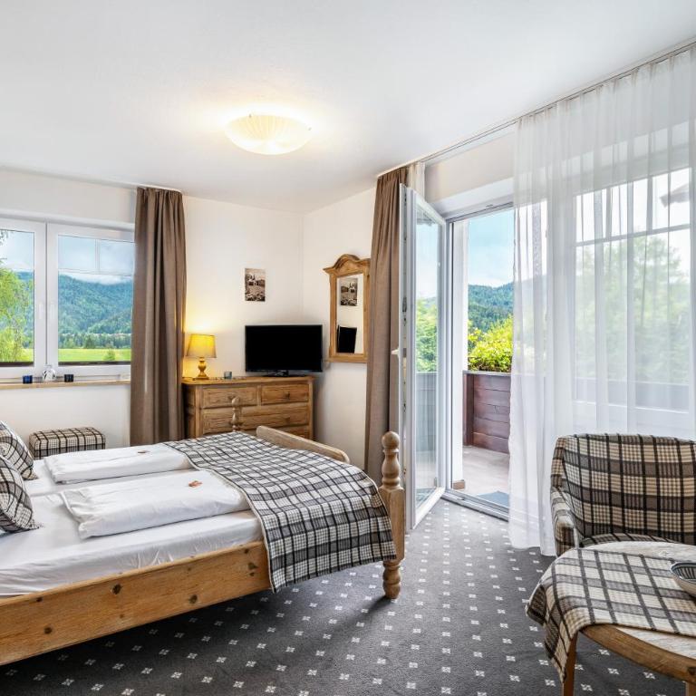 Gästehaus Tanneck mit Hallenbad - Standard Zimmer mit Queensize-Bett - 3