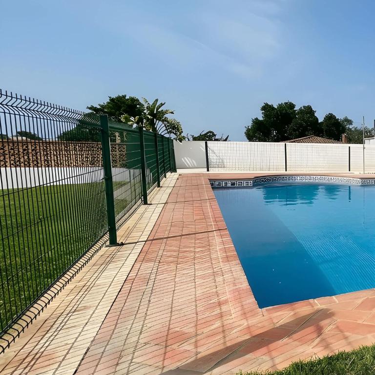 Chalet con piscina privada no aceptamos grupos de jovenes - Ferienhaus - 3